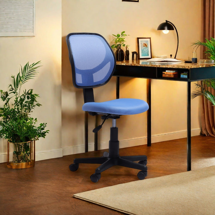 Chaise de bureau FurnitureR en maille sans accoudoirs, ergonomique, réglable, dossier mi-haut, compacte, pivotante et à roulettes, idéale pour le travail à domicile ou au bureau, bleue. 