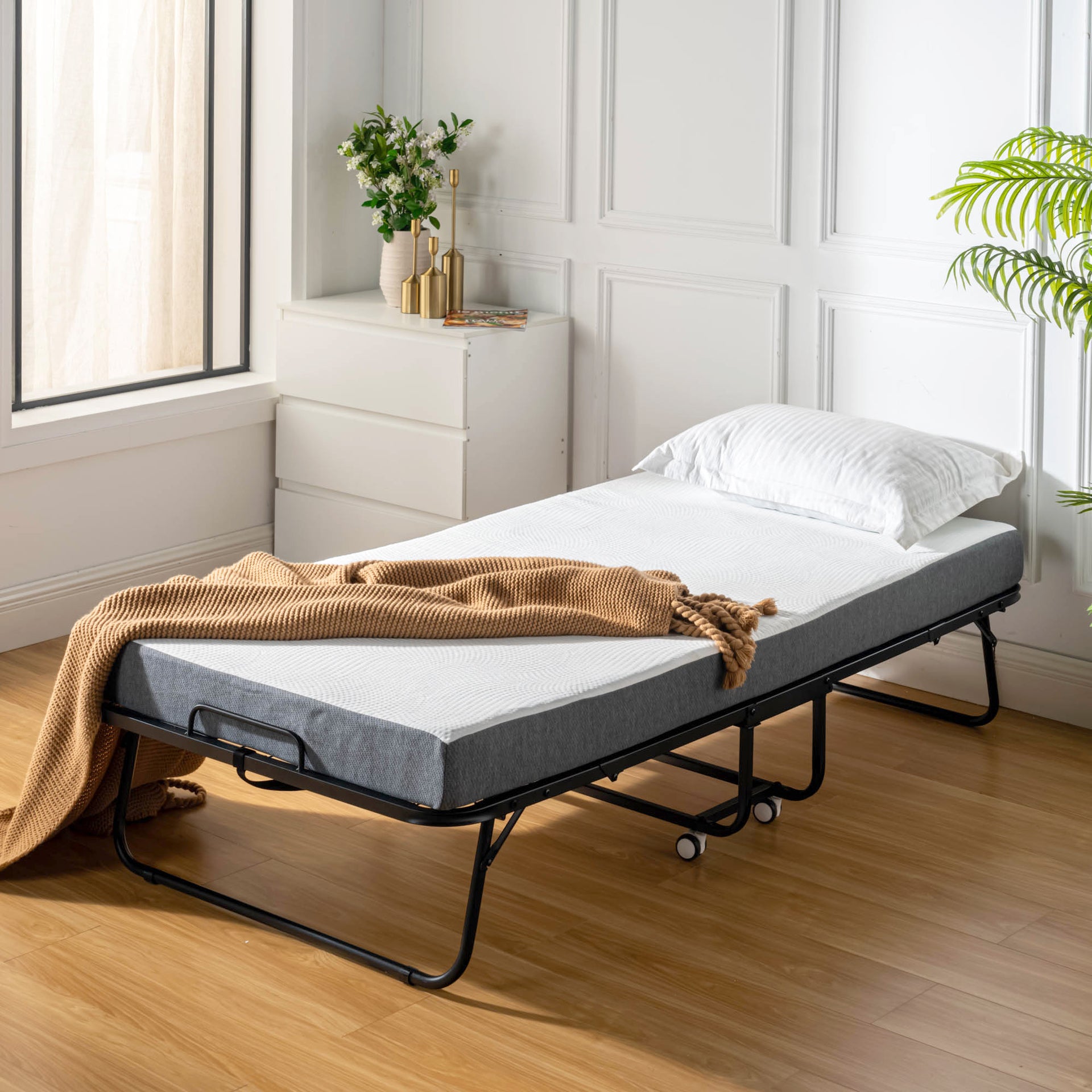 Lit pliant FurnitureR avec matelas en mousse à mémoire de forme de 12,7 cm (5 pouces) – Lit d'appoint portable à roulettes, cadre métallique pliable pour adultes, robuste