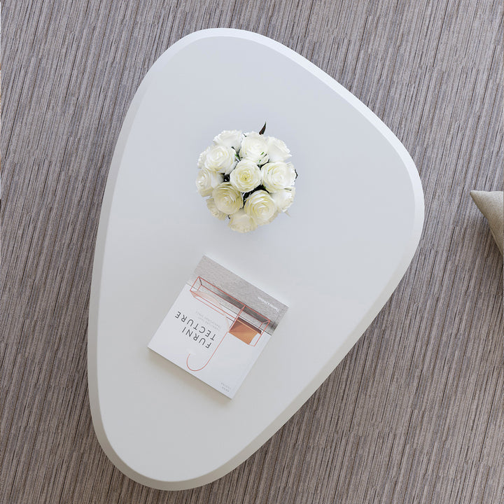 Table basse FurnitureR moderne en MDF blanc avec pieds arrondis sculpturaux, table basse minimaliste crème pour salons contemporains